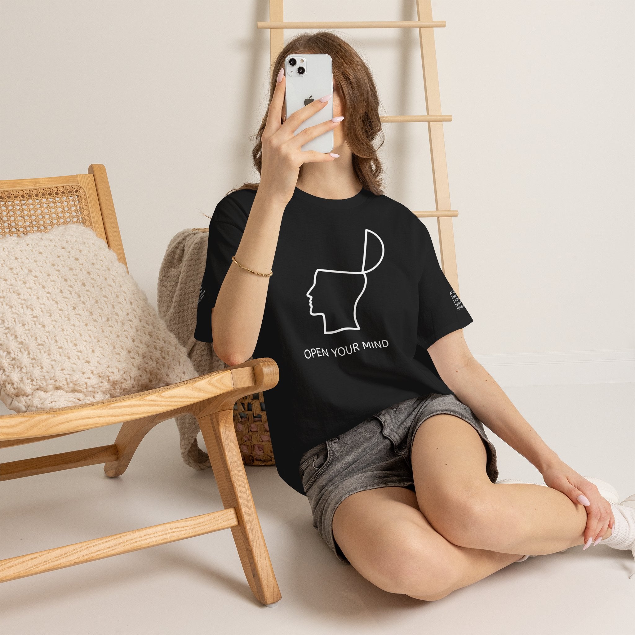 Unisex Boxy T-Shirt - Open Your Mind with colette Logo Back